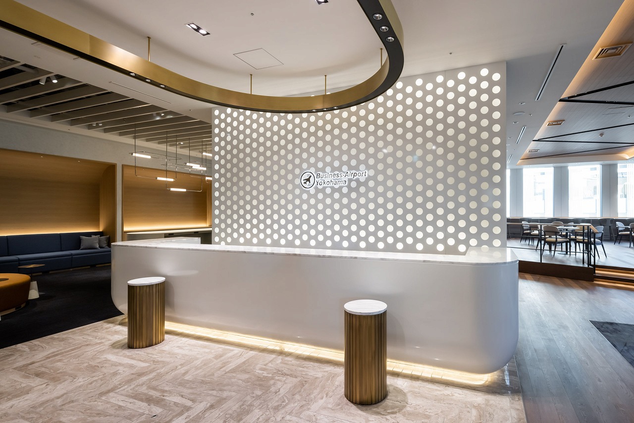 Exterior_Reception desk. A concierge is on hand to provide a variety of business support.